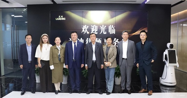 吴东平副会长兼秘书长走访理事单位上海兰迪律师事务所